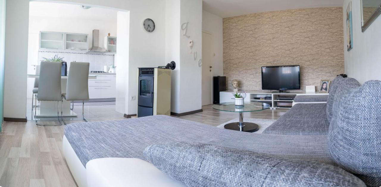Apartman M Διαμέρισμα Knin Εξωτερικό φωτογραφία